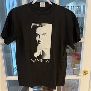 Black Graphic Tee vintage Barry Manilow